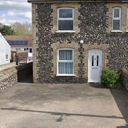 Charming 3 Bedroom Flint Cottage 莱肯希思 外观 照片