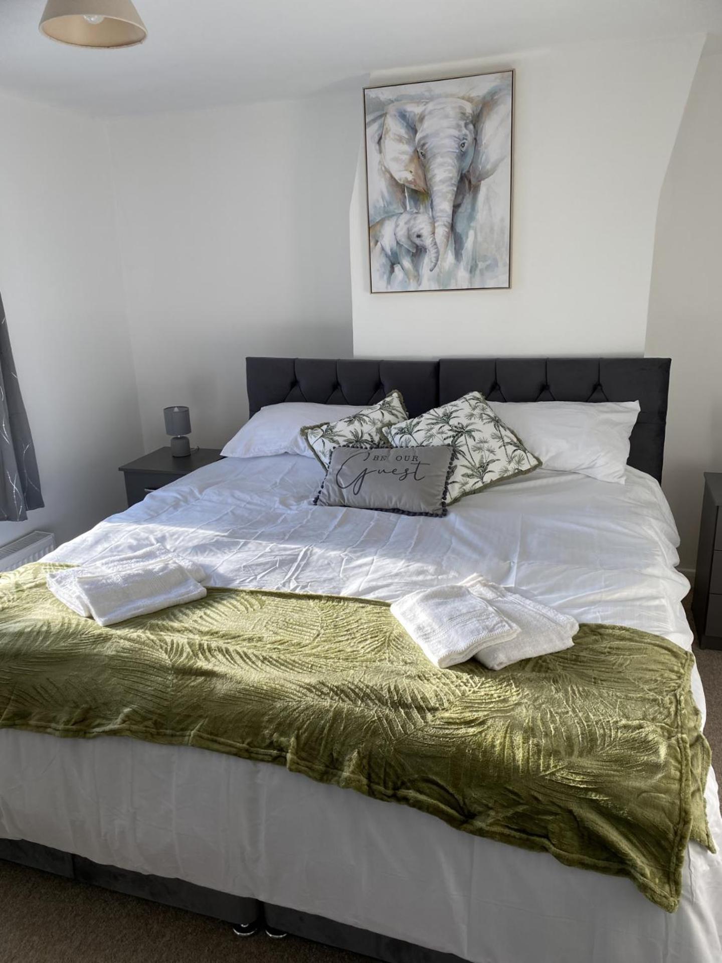 Charming 3 Bedroom Flint Cottage 莱肯希思 外观 照片